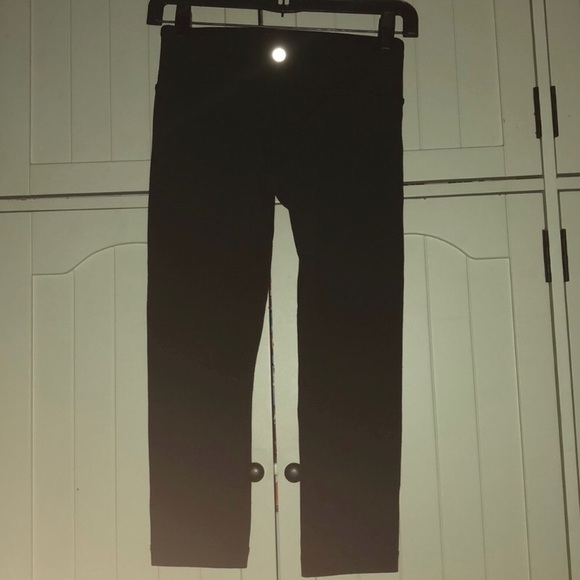 lululemon athletica Pants - LULULEMON WUNDER UNDER BLACK CROPS